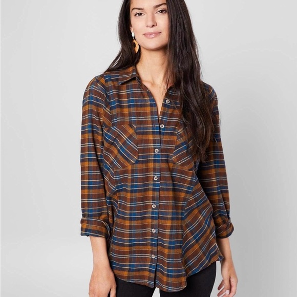 Daytrip Tops - Daytrip Plaid Button-Down Shirt in Blue and Brown